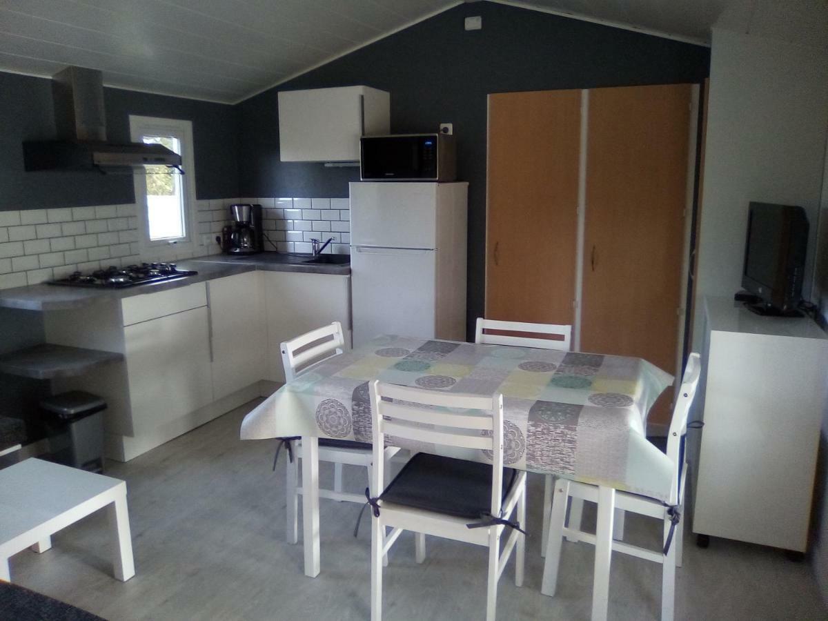Hotel Camping Les Peupliers Saint-Pere-en-Retz Exterior foto